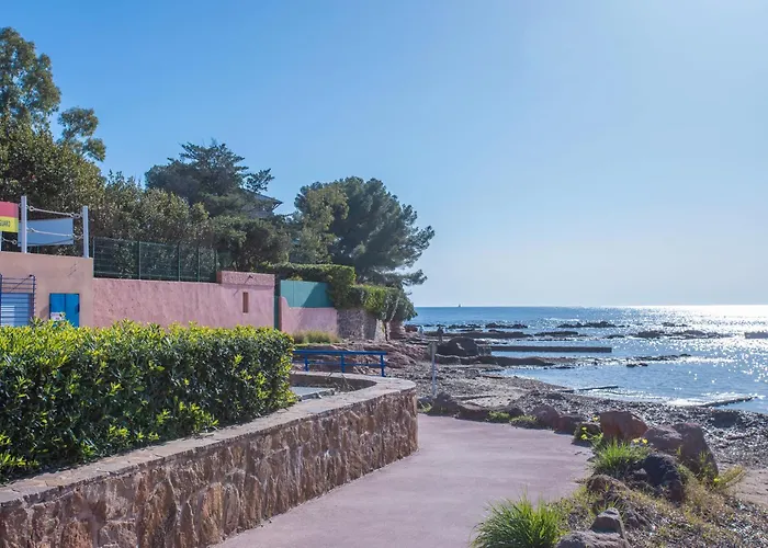 A Saint-raphael Апартаменты *